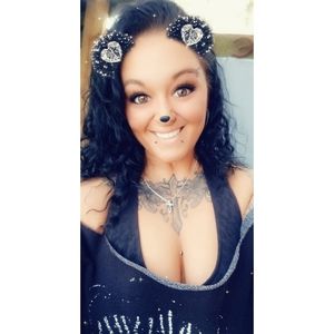 Meet your Posher, Abbey